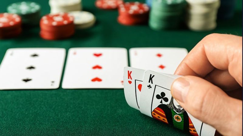 Những lựa chọn có thể đưa ra trong Poker là gì?